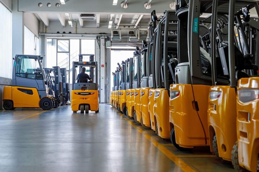 Qual o modelo certo de empilhadeira para cada fun&ccedil;&atilde;o?