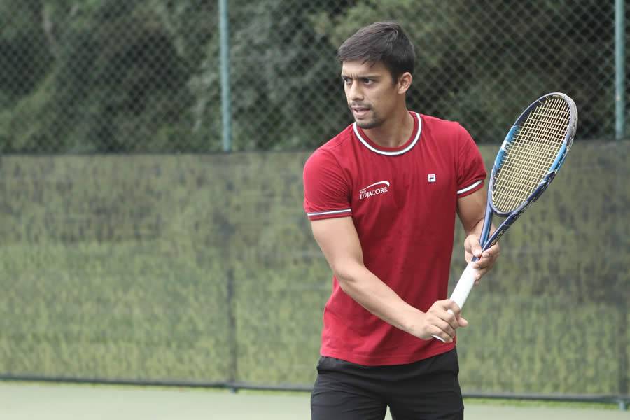 Legenda da Imagem: O tenista Z&eacute; Pereira