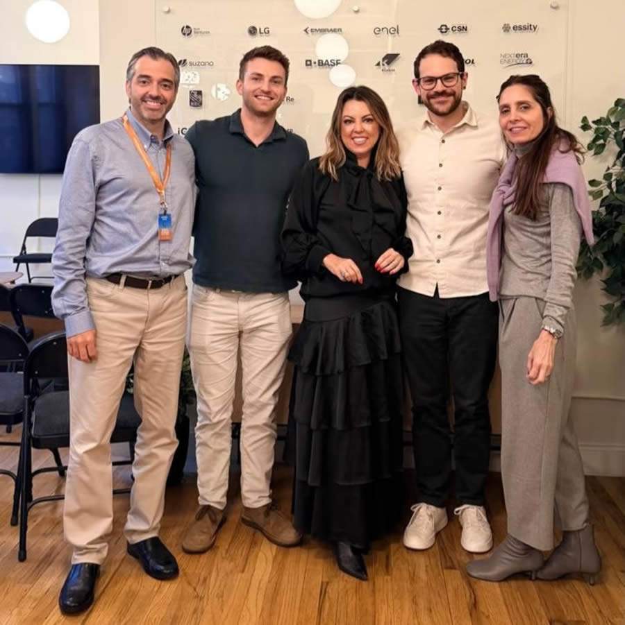 Da esquerda para a direita, Rodrigo Matos (ENS), Elan Fox (SOSA), Rosane Mota (RM7), Victor Bistrizki (SOSA), e Paola Casado (ENS)