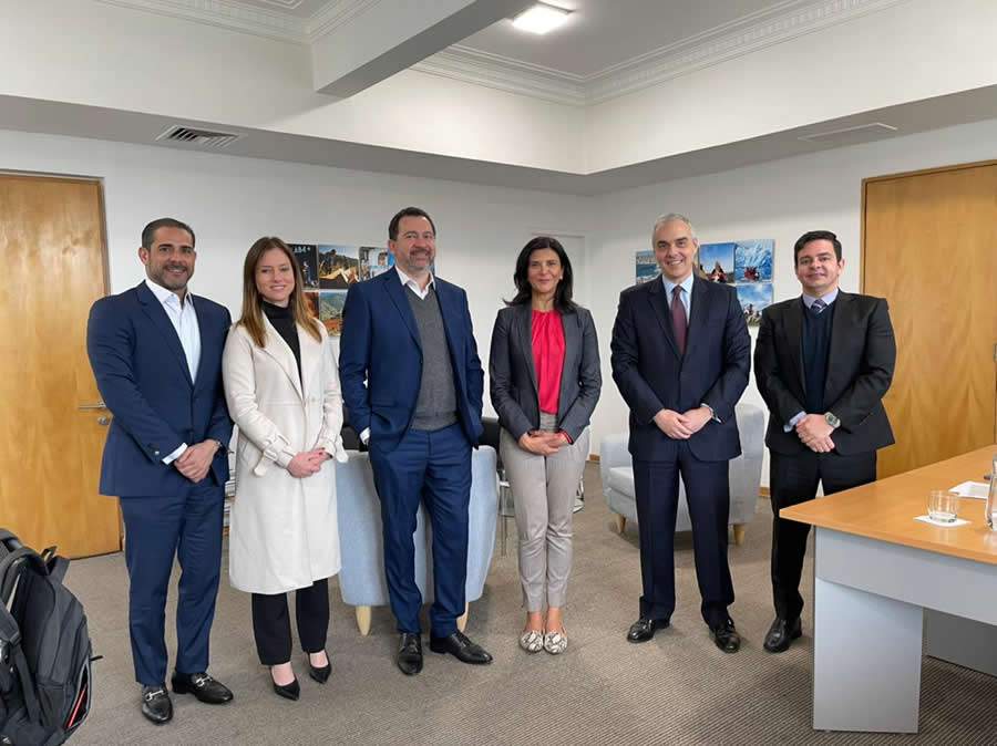Encontro de representantes da CNseg com autoridades da Pro Chile