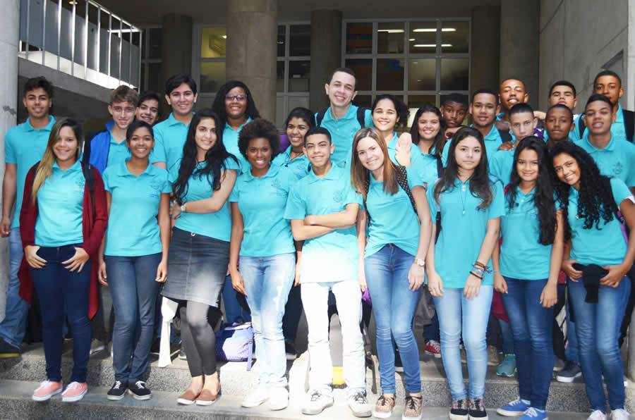 Kuantta Consultoria e Diretoria de Ensino do Sincor-RJ criam projeto de qualifica&ccedil;&atilde;o profissional para jovens de comunidades carentes em parceria com a PUC Rio