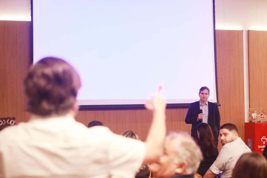 Fl&aacute;vio Bitter em palestra
