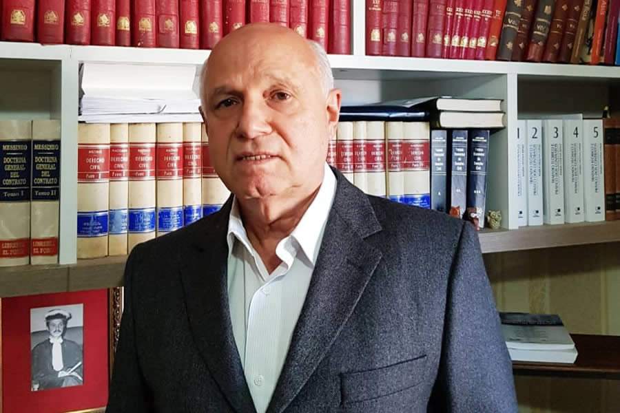 Voltaire Marensi.- Advogado e Professor