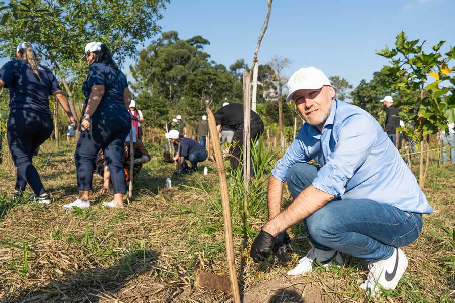 Ação Sustentável: CNP Seguradora e Youse Realizam Plantio de Mudas no Parque do Tietê