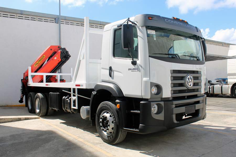 Caminh&atilde;o Volkswagen entra em opera&ccedil;&atilde;o com superguindaste no M&eacute;xico
