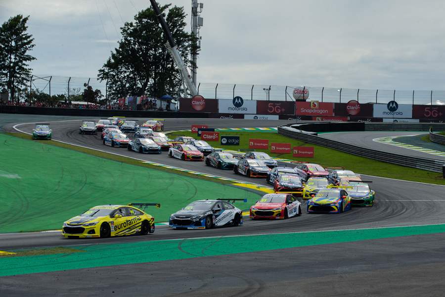 &oacute;leo lubrificante usado na etapa da Stock Car em S&atilde;o Paulo ser&aacute; coletado e reinserido na cadeia produtiva - Divulga&ccedil;&atilde;o - Stock Car