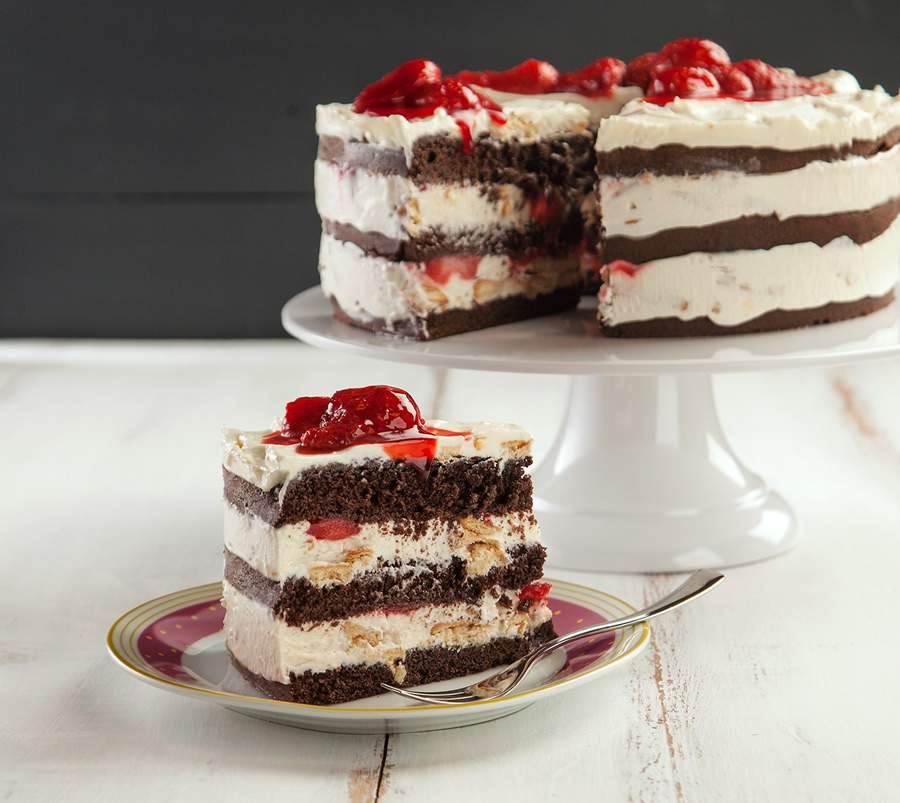 Chocomousse com cheesecake de morango