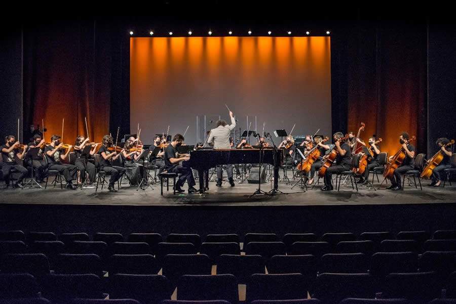 Orquestra Outro Preto - Foto Íris Zanetti