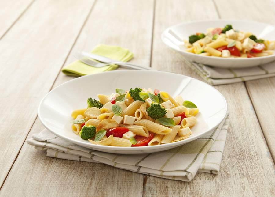 Penne com Brócolis, Tomatinhos, Queijo Minas e Manjericão - Divulgação Adria