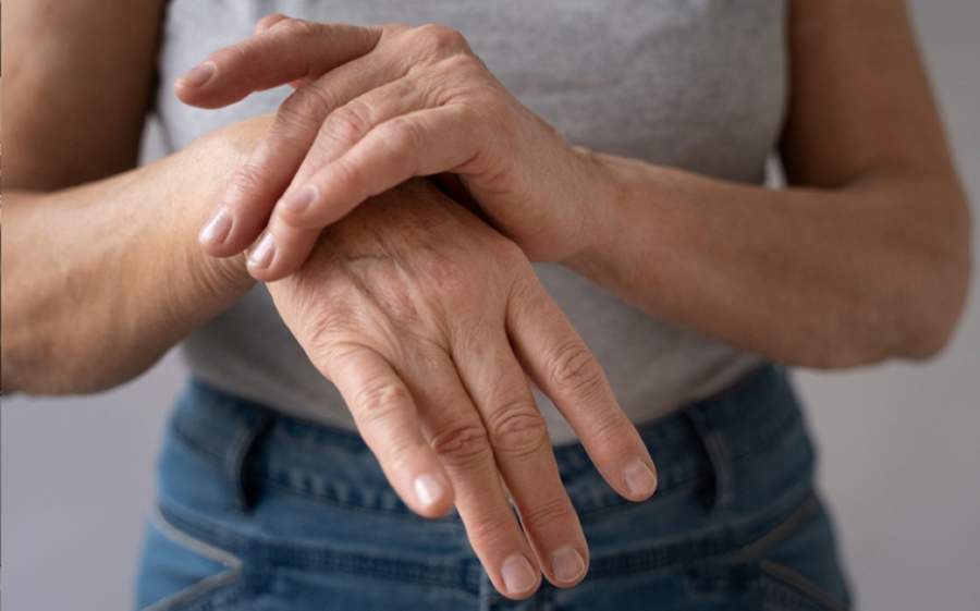 Com a chegada do inverno, essa reação se intensifica, e as pessoas com Síndrome de Raynaud sentem os sintomas com mais frequência e intensidade - Crédito - ShutterStock