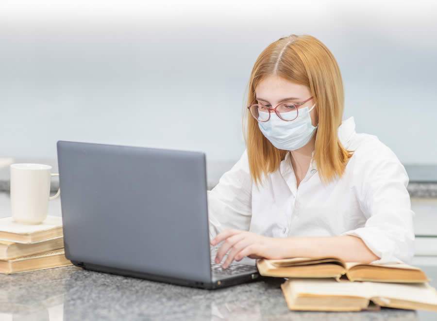 Falhas e atrasos marcam o primeiro dia do Enem Digital