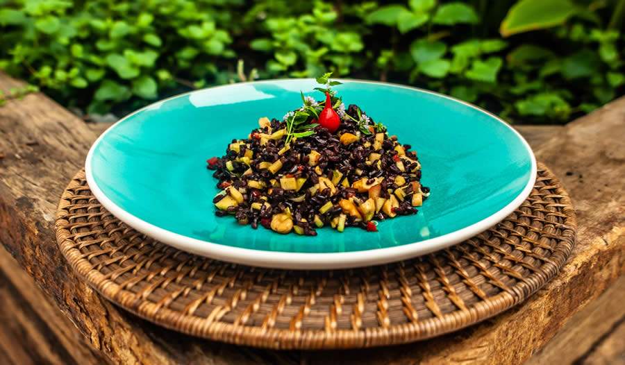 Arroz Negro com Manga Verde