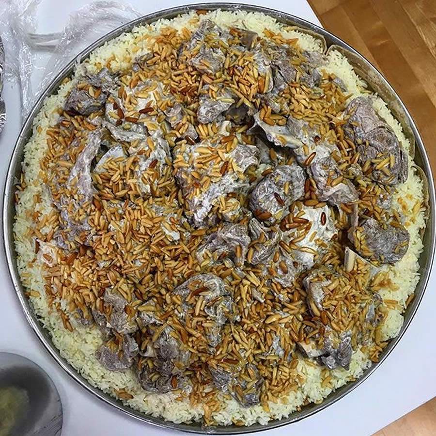 Gastronomia árabe: aprenda a fazer o mansaf, prato típico da Jordânia