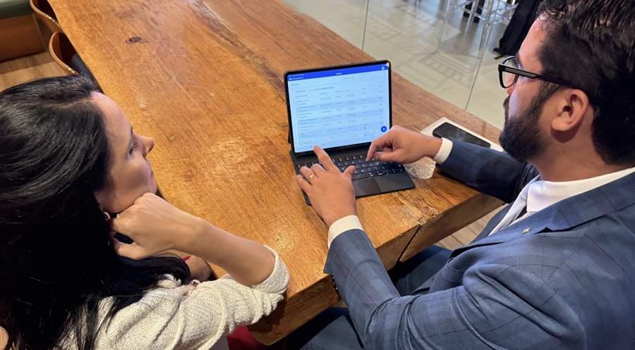  Especialista em seguro de vida, Gustavo Queiroga - Jos&eacute; Amaro Jr.