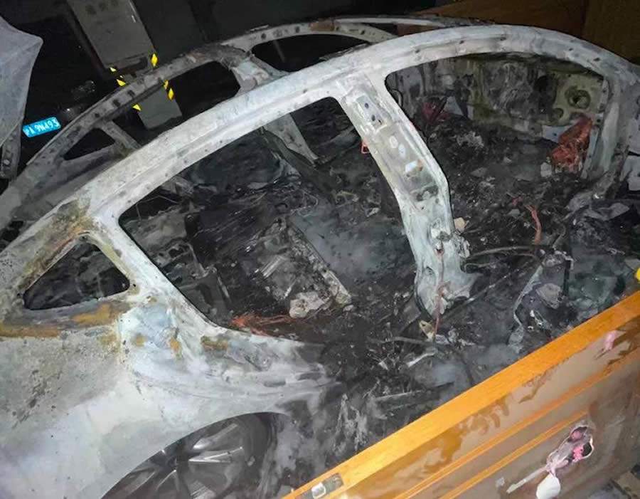 Tesla modelo 3 explode na garagem de estacionamento de Xangai - Cristina Boner