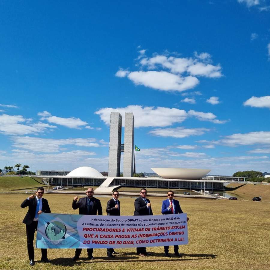 Da esquerda para a Direita: Ariel Le&atilde;o &ndash; Presidente da ABEAVT; Ademir Ver&aacute;s - Vice Presidente; Rosenilson Amaral - Vice Presidente Regional Sul; Junior Fragoso &ndash; Primeiro Secret&aacute;rio; e Higor Eduardo - Segundo Secret&aacute;rio.