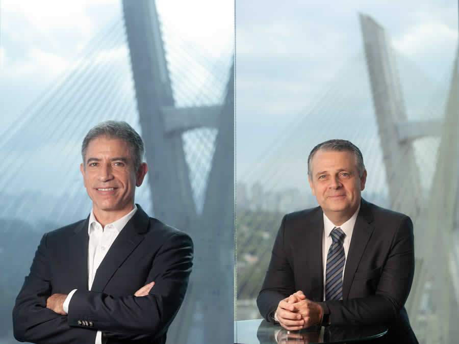 Luis Reis, Diretor Executivo de Parcerias da Seguradora Zurich; e Marcio Benevides, Diretor Executivo de Distribui&ccedil;&atilde;o da Seguradora Zurich