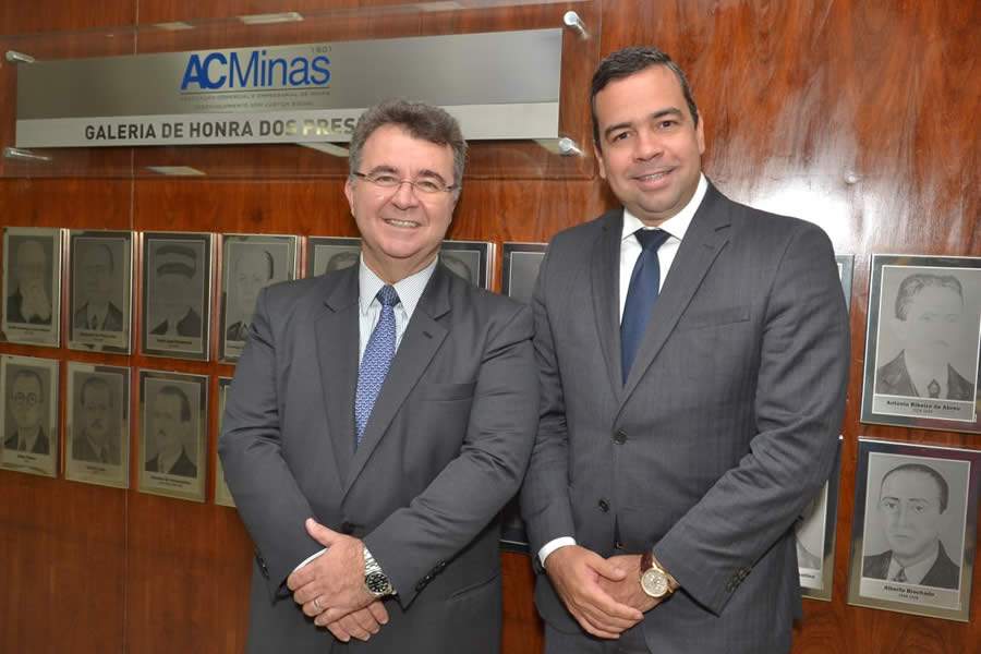 Jorge Nasser, presidente da FenaPrevi, e Ant&ocirc;nio Edmir Ribeiro, diretor do SindSeg SindSeg MG/GO/MT/DF, que representou o presidente Augusto Matos no evento