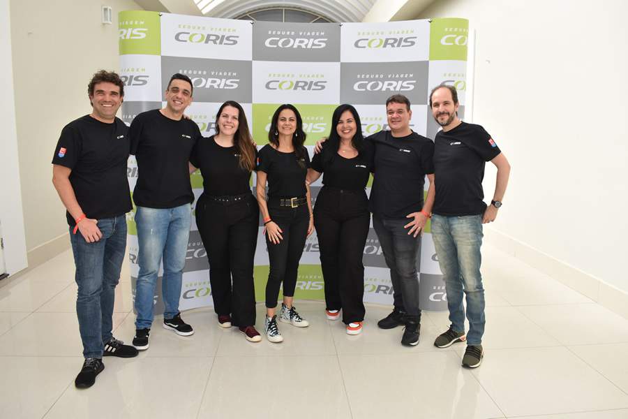 Andr&eacute; Domiciano, Bruno Ven&acirc;ncio, Ju&ccedil;ara Serrano, Tais Mahalem, Claudia Brito, Luiz Gustavo da Costa e Marcelo Galbe