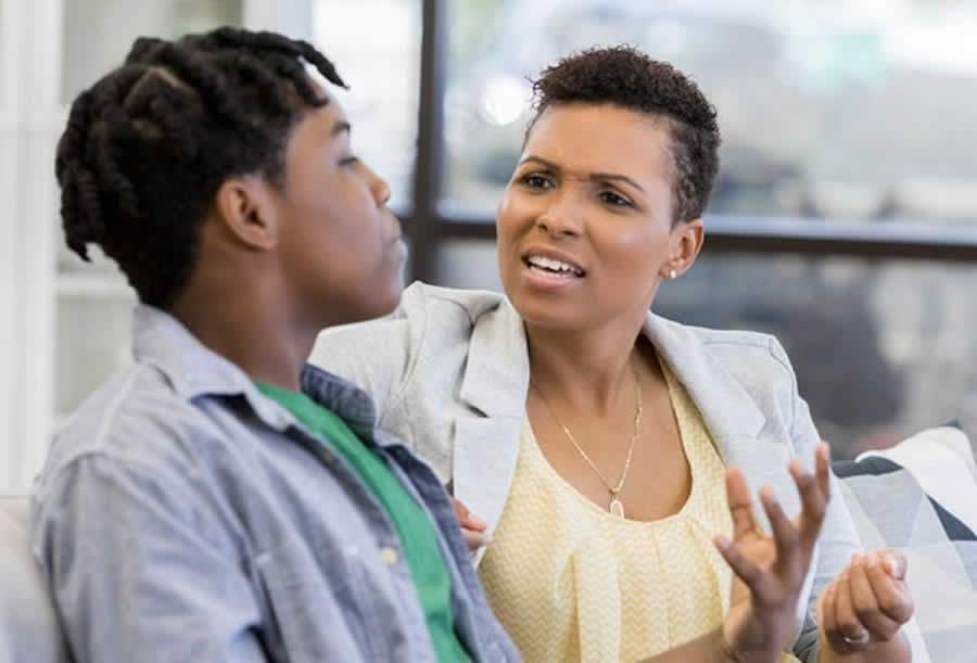 Conhe&ccedil;a o perfil de uma m&atilde;e narcisista e entenda como lidar