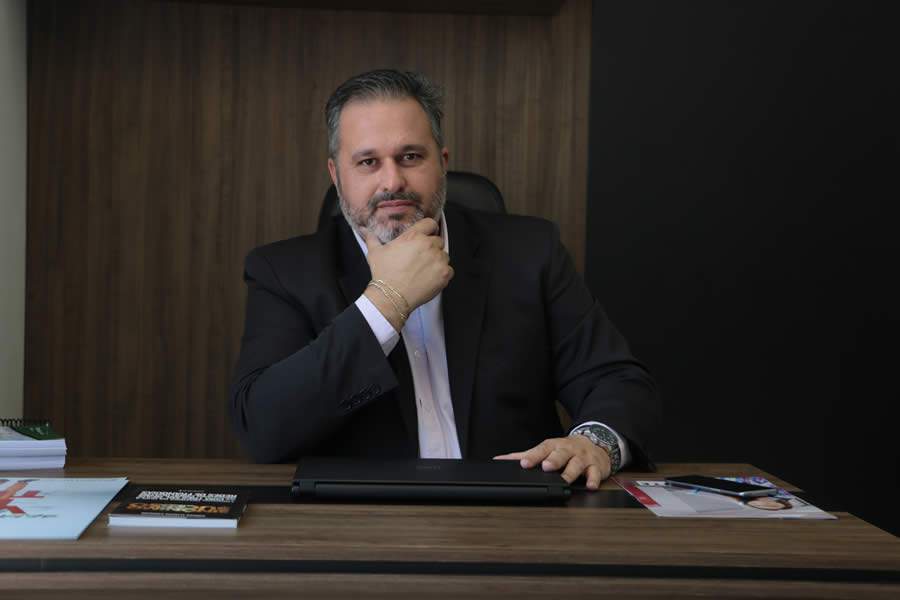 Vinicius Almeida, fundador da Evolute Online - Divulga&ccedil;&atilde;o