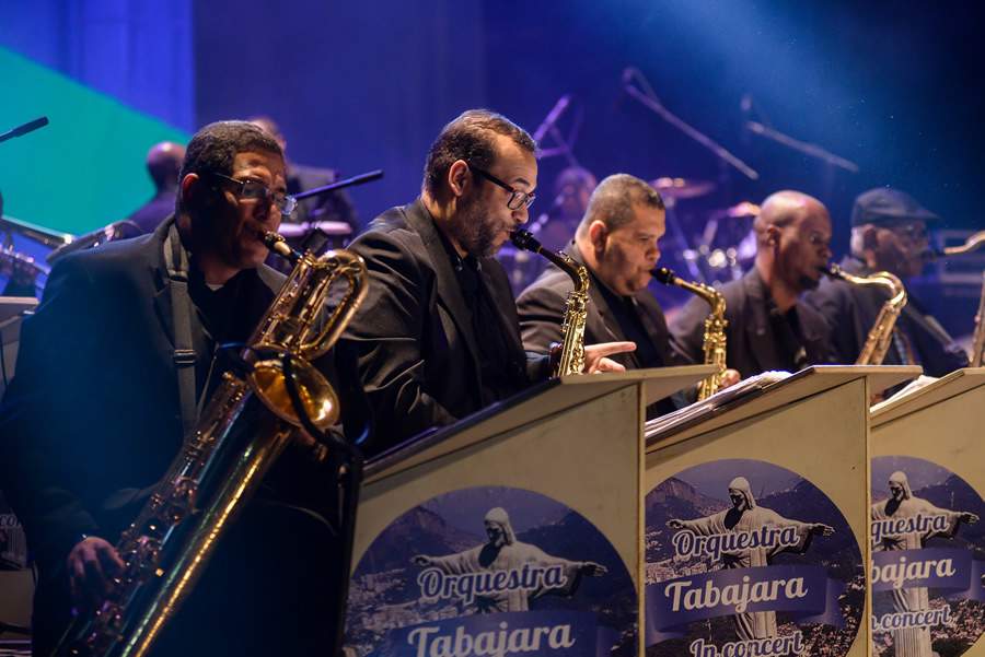 CIRCUITO SESC DE DAN&Ccedil;A DE SAL&Atilde;O - Bandas Brasil Show, Orquestra Tabajara e Gafieira Sanfonada animam a retomada dos bailes para idosos do Sesc