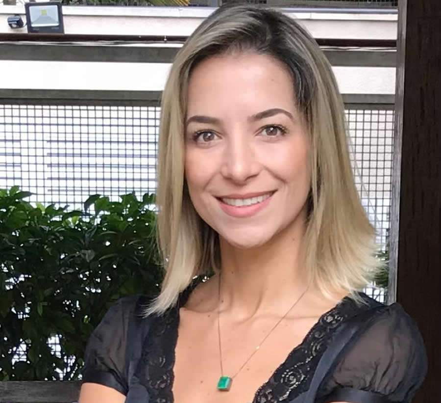 Carol Ki&ccedil;ula, Head de Customer success da IZIO&amp;CO - IZIO&amp;CO