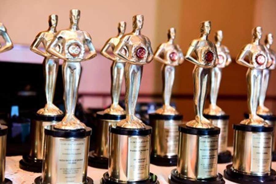 As estatuetas j&aacute; est&atilde;o prontas, mas os vencedores s&oacute; ser&atilde;o conhecidos no dia do evento &ndash; Foto: Divulga&ccedil;&atilde;o