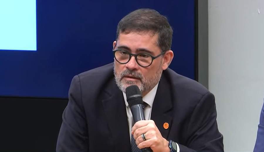 Alexandre Leal, diretor t&eacute;cnico da CNseg, em audi&ecirc;ncia na C&acirc;mara dos Deputados, em Bras&iacute;lia. Cr&eacute;dito: divulga&ccedil;&atilde;o CNseg.