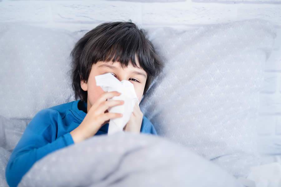 De pólen a queimadas: os fatores que mais provocam doenças respiratórias em crianças