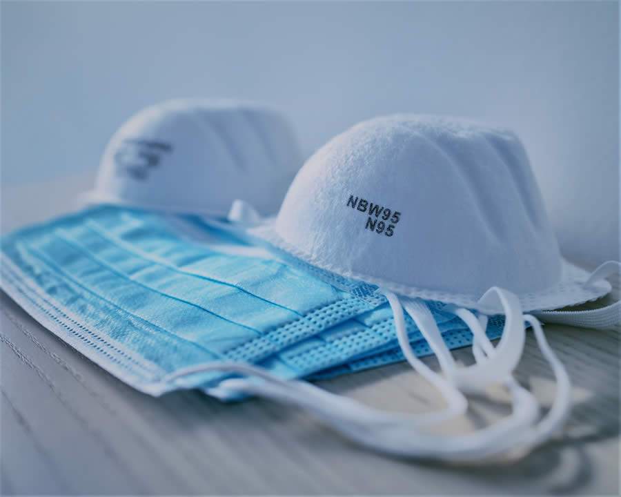 Cirúrgicas, de tecido, N95... Conheça as diferentes máscaras para se proteger contra o coronavírus