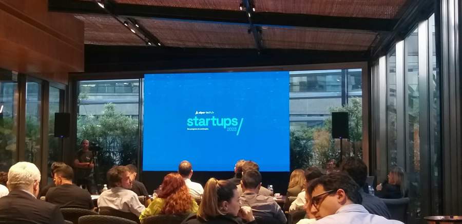 Alper apresenta as cinco startups finalistas do seu programa de acelera&ccedil;&atilde;o de startups