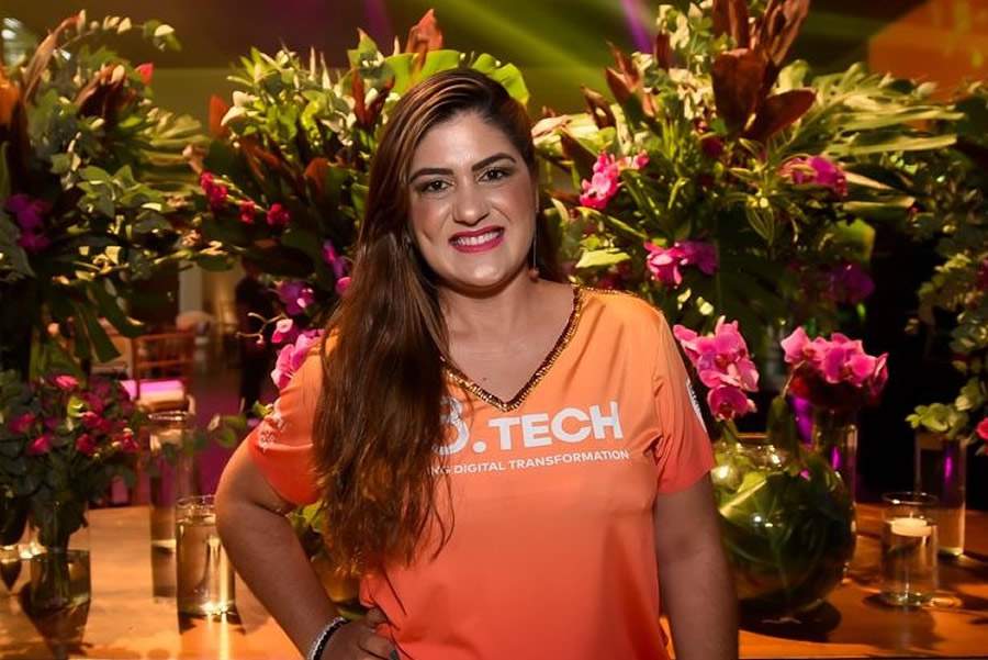 Sheila Carvalho, da V8.TECH - Divulga&ccedil;&atilde;o