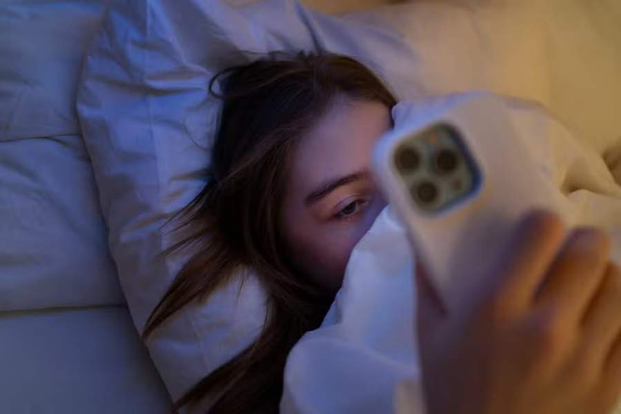 Estudo mostra que 7 em cada 10 adolescentes est&atilde;o com d&eacute;ficit de sono; especialistas advertem que dormir pouco traz consequ&ecirc;ncias negativas para a sa&uacute;de e o aprendizado - Cr&eacute;dito das fotos Freepik