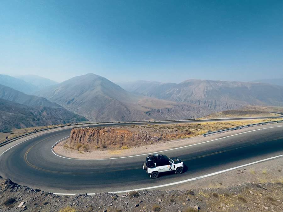 Land Rover_Defender Expedition Land Rio 30A_Carro na estrada