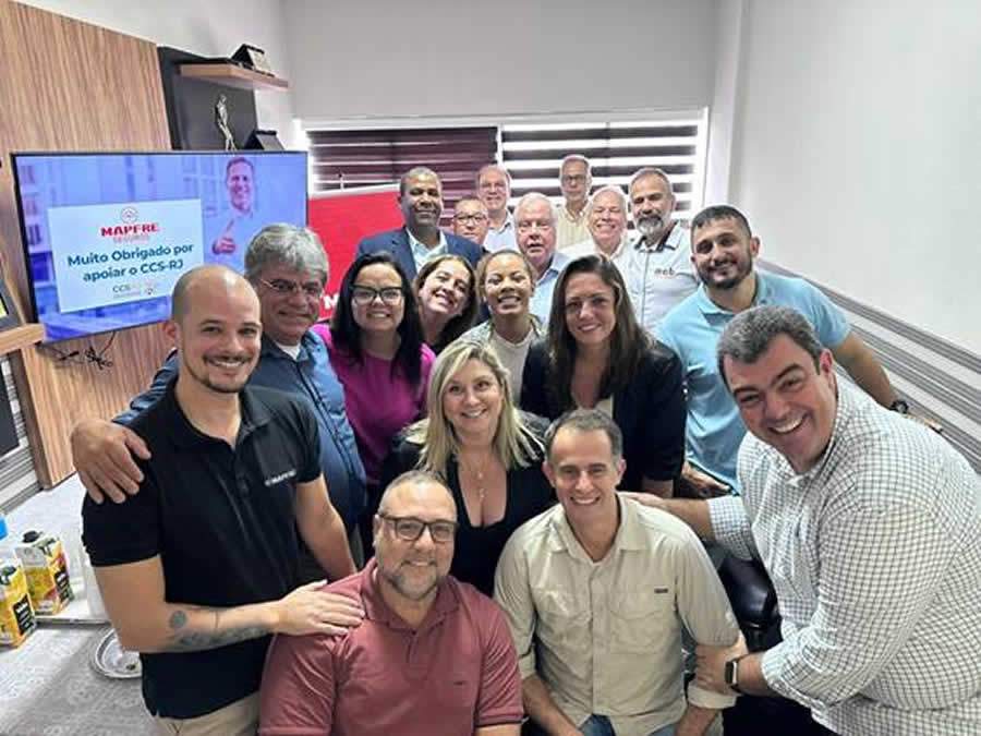 Diretores e associados do CCS-RJ e equipe da Mapfre Seguros- Foto: Divulga&ccedil;&atilde;o