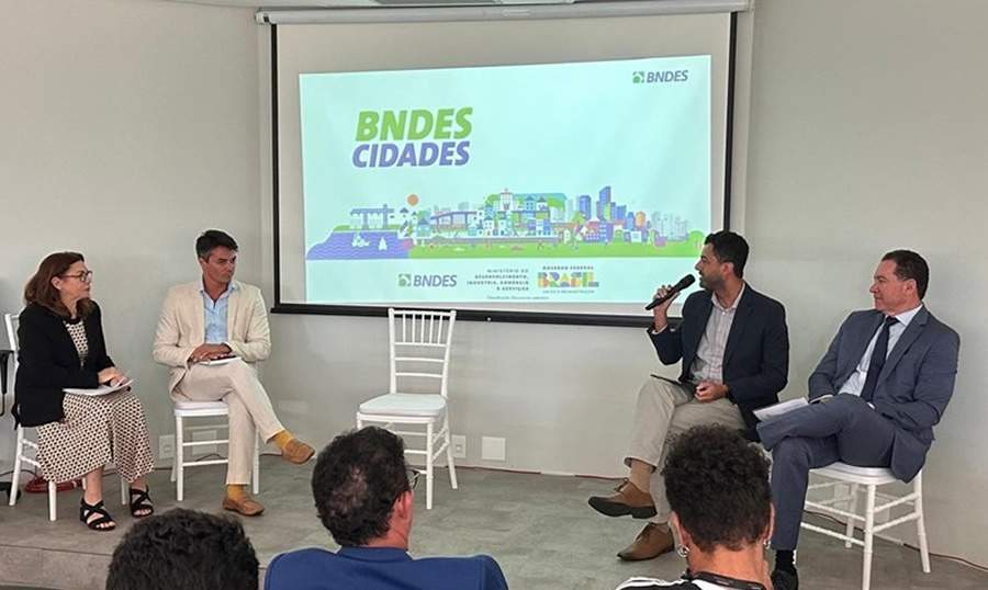 Representantes da UNDRR, BNDES e CNseg debatem sobre resiliência climática em Brasília. Foto: Divulgação/CNseg