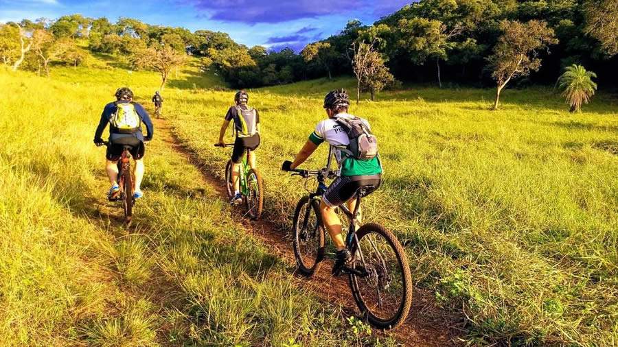 Explorando Bonito (MS) de bike em um roteiro de cicloturismo