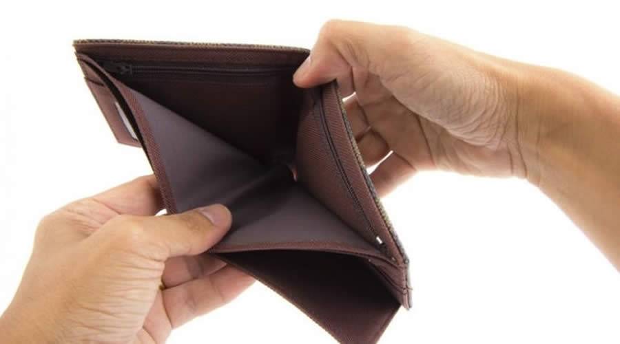 8 Erros infal&iacute;veis para quem quer continuar sem dinheiro