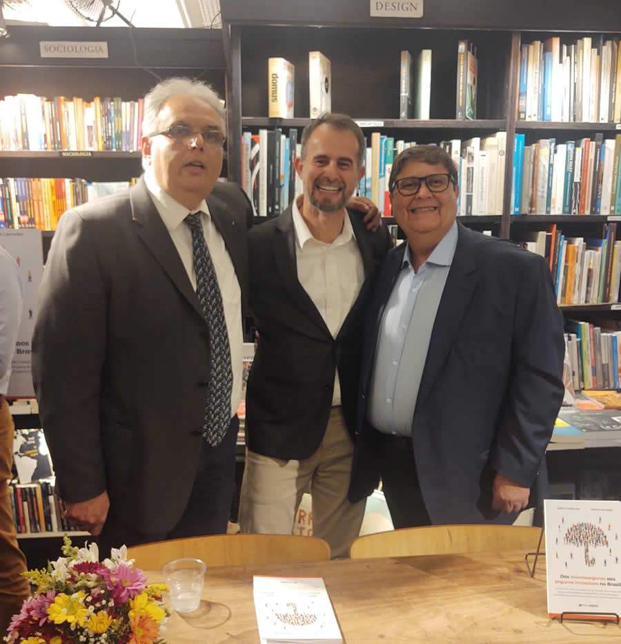Presidente do CCS-RJ participa do lan&ccedil;amento de livro
