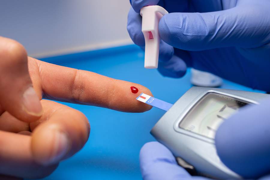 A especialista pontua que a pré-diabetes não tem sintomas e que existem alguns grupos de risco para seu desenvolvimento - Freepik