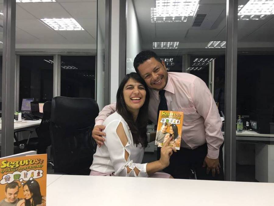 Noite de aut&oacute;grafos UON