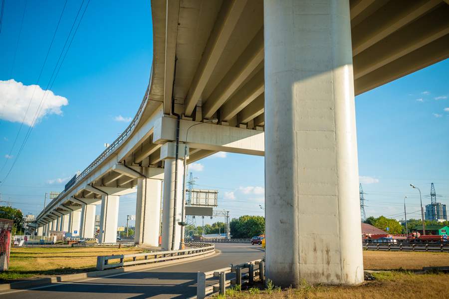O Brasil possui mais de 11 mil pontes e viadutos com risco estrutural relevante, segundo o estudo Panorama Geral das Pontes Rodoviárias Brasileiras, que reuniu dados do DNIT, ANTT e Artesp - freepik