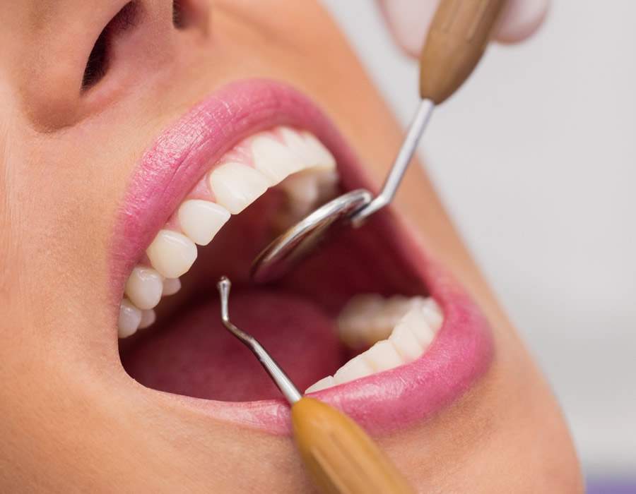 Outubro Rosa: dentista explica a importância da saúde bucal para pacientes com câncer de mama