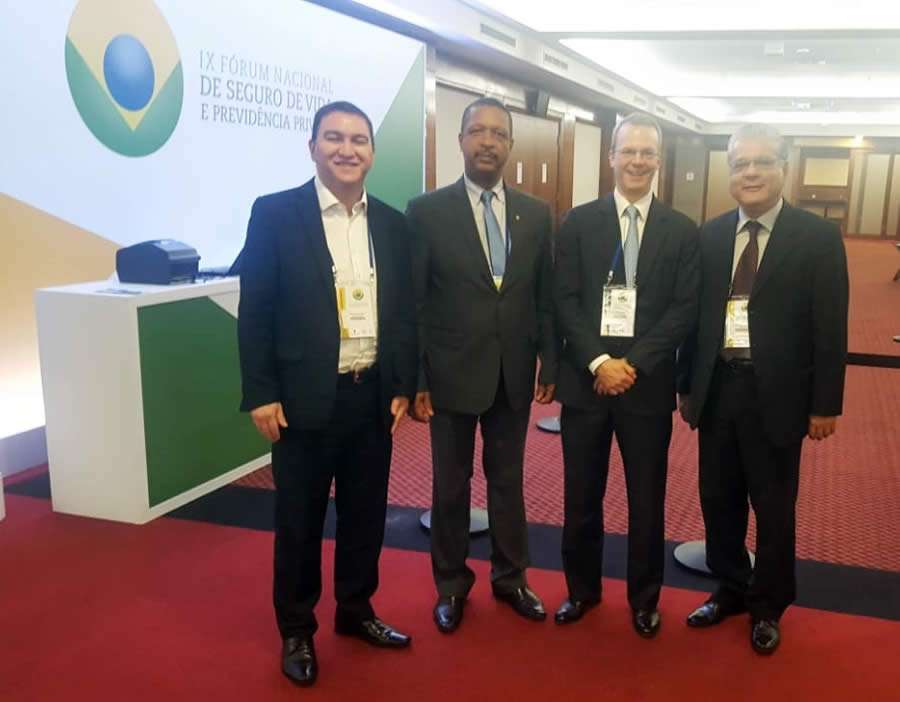 Presidente do CVG-SP, Silas Kasahaya, pres. do CVG-RJ, Carlos Ivo Gonçalves, pres. da Icatu Seguros, Luciano Snel, e pres. do CSP-MG, João Paulo Moreira de Mello