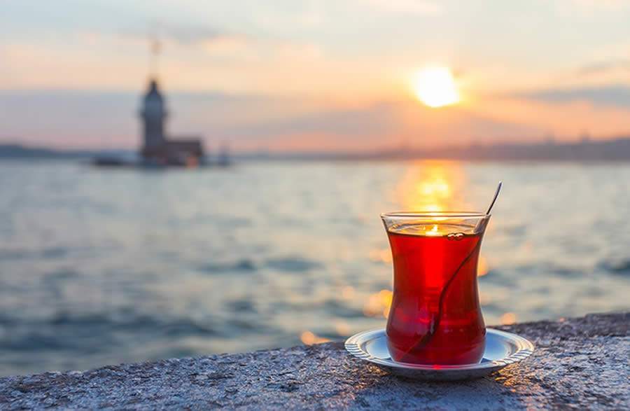 Mais do que uma bebida, o chá turco é sinônimo de hospitalidade e tradição