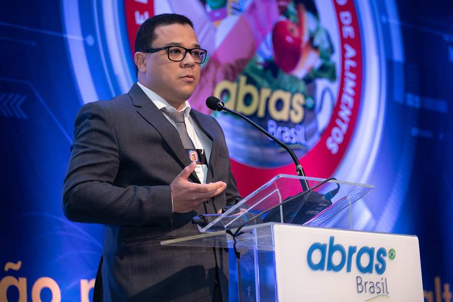 Anderson Ozawa, consultor, palestrante e diretor da Aozawa Consultoria - Divulga&ccedil;&atilde;o