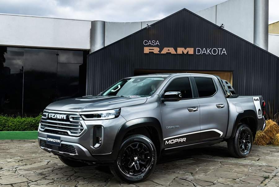 Mopar acelera customização e tecnologia durante o Salão do Automóvel