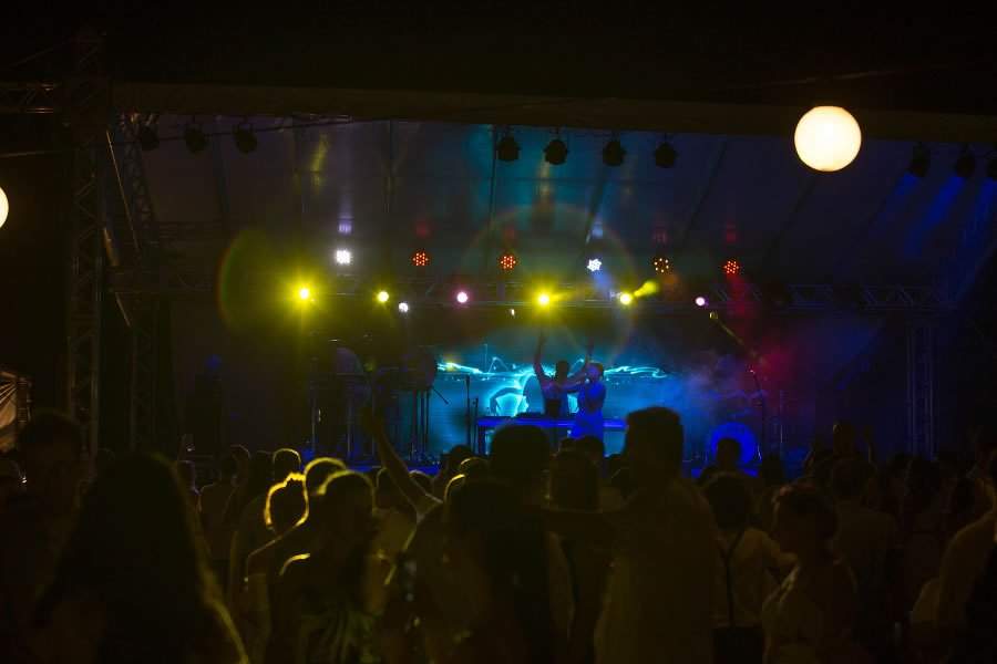 Festa de Réveillon no Mabu Thermas, em Foz do Iguaçu, teve início no hotel e continuou no Blue Park