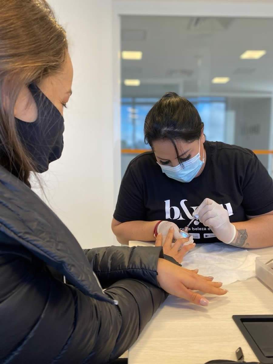 Startup BNYOU abre vagas para manicures e esteticistas